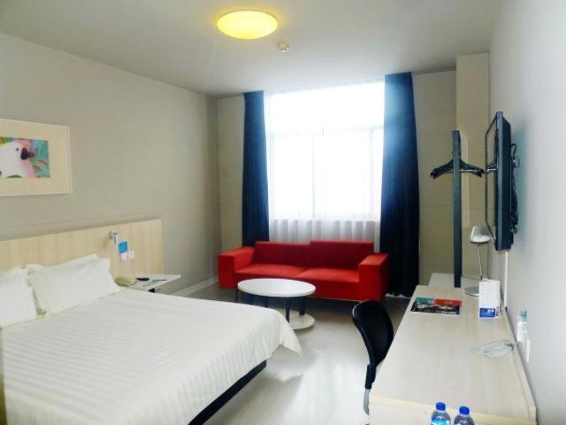 Jicheng  Jinjiang Inn Zhengzhou International Convention Center מראה חיצוני תמונה