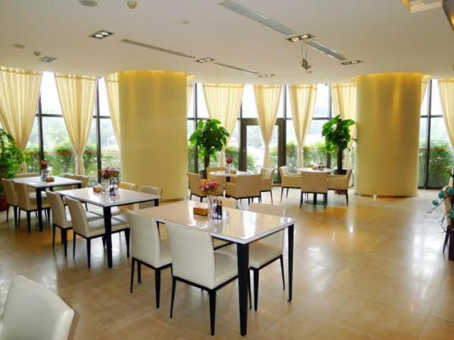 Jicheng  Jinjiang Inn Zhengzhou International Convention Center מראה חיצוני תמונה